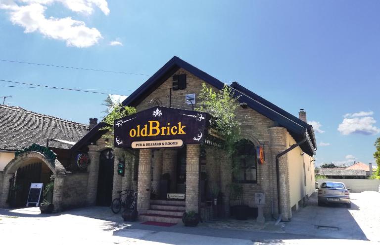 OldBrick PUB - Bed and Breakfast Sombor