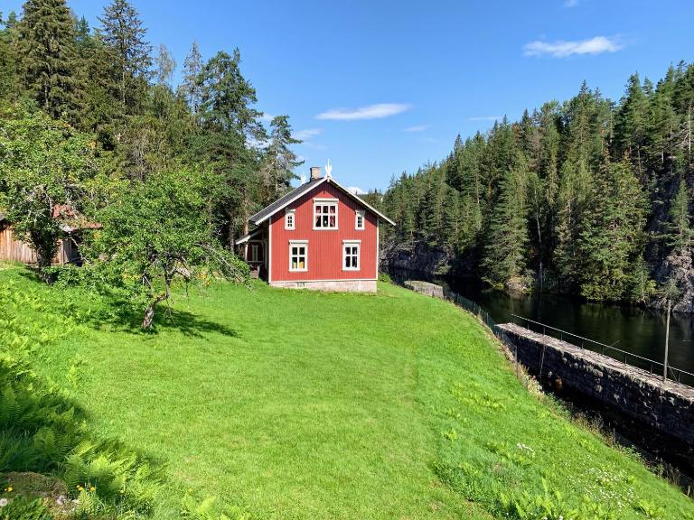 vrangfoss slusevokterbolig - Bed and Breakfast Funnemark