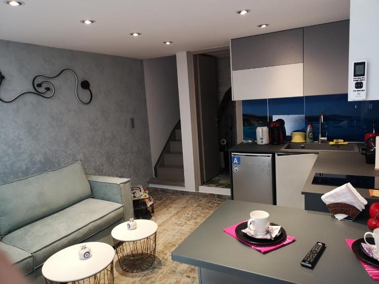 NEW RENOVATED Stylisch Studio in Corfu Town - B&B Karyófyto