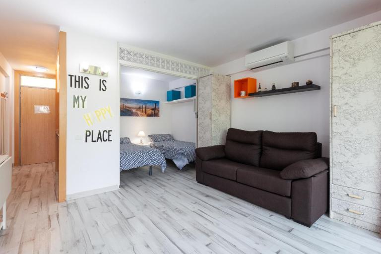 Apartamento F&P primera línea de mar. - B&B Salou