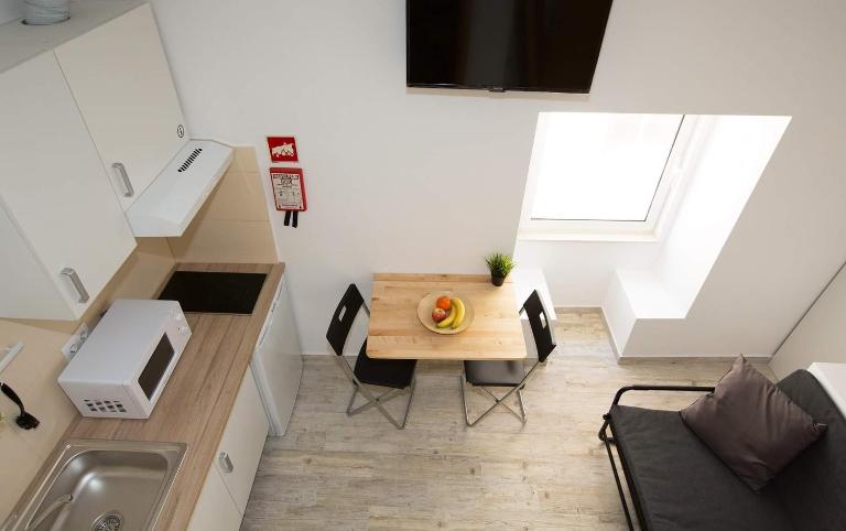 e5túdio dto. - B&B Peniche