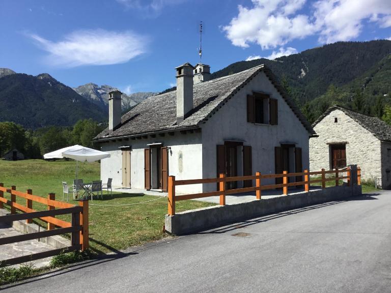 Baita Emilia - Ferienwohnung Craveggia