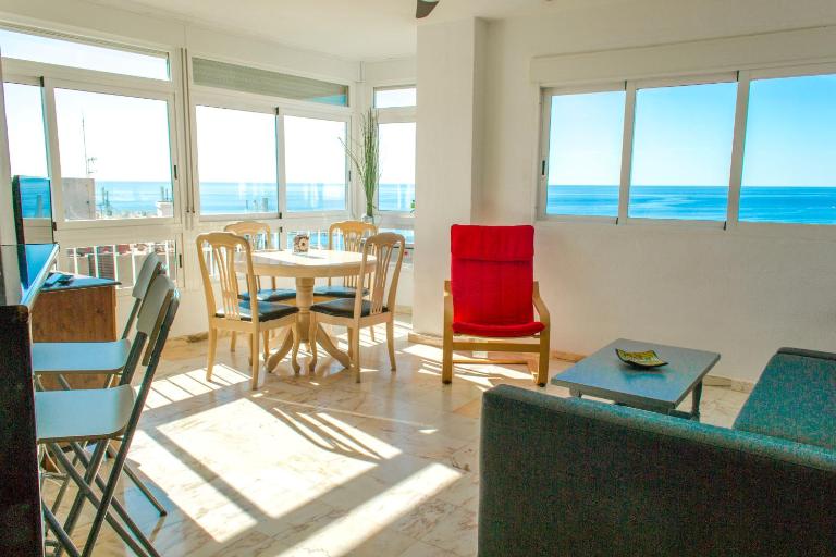 Magnifique vue à 100m de la plage - B&B Benalmádena