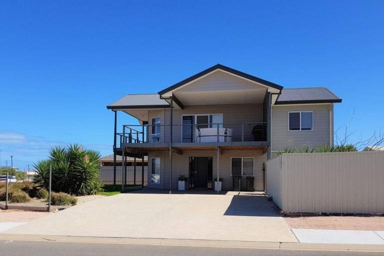 Agape Holiday Home with Pool table ,NBN Internet - B&B Wallaroo