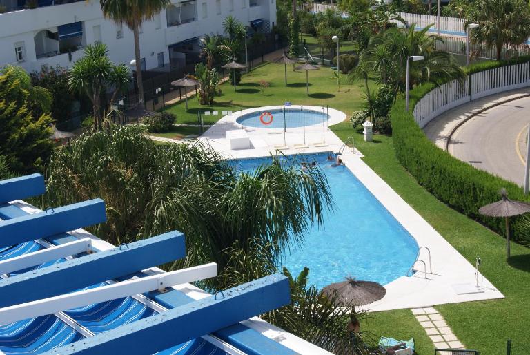 Costa Ballena Cómodo Bajo con Piscina, Patio y 3 Dormitorios Parking free - Bed and Breakfast Rota