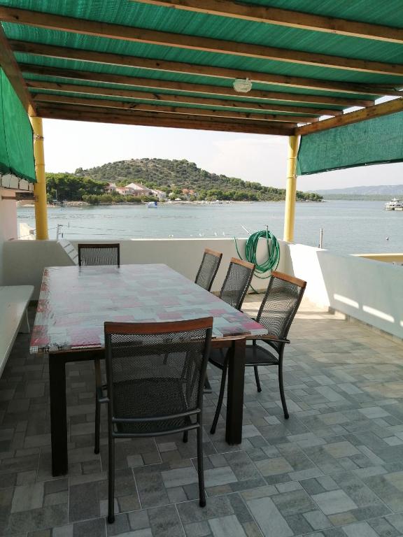 Apartment with sea view terrace - B&B Betina
