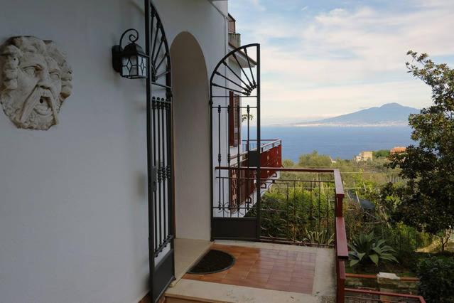 Villa Blu Sorrento seaview pool terrace and Jacuzzi - B&B Sorrento