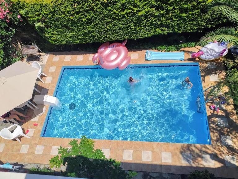 Mikros Paradisos - B&B Somatas