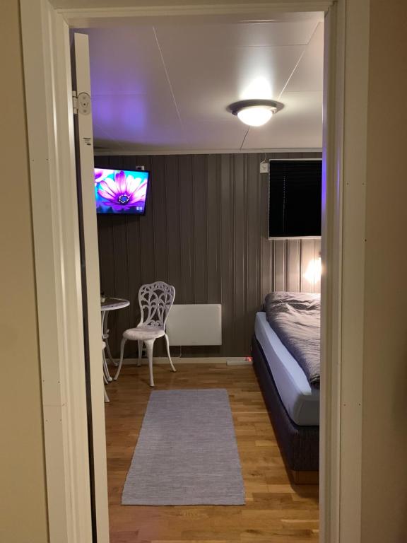 Cozy & private room in the middle of Lofoten - Ferienwohnung Leknes
