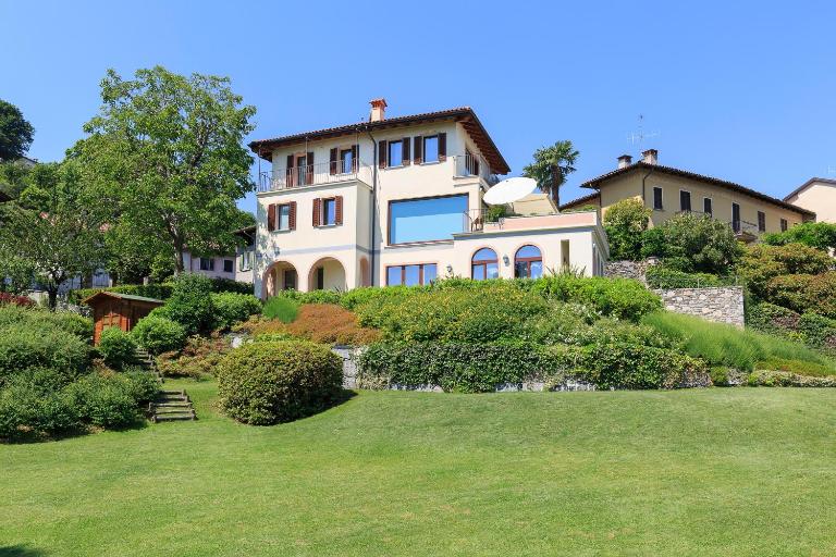Villa Rubino Apartment con giardino e jacuzzi vista lago - B&B Stresa