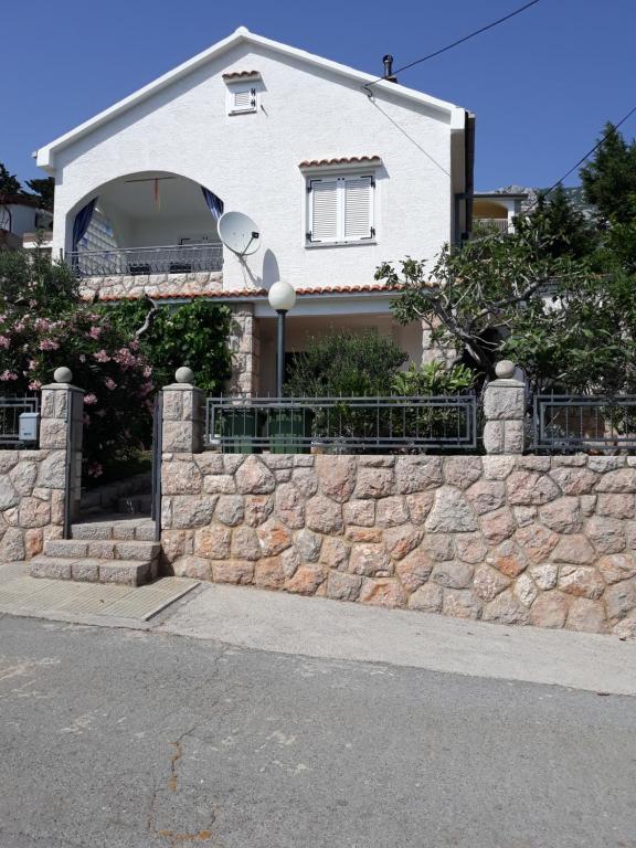 Apartman Grospic - Ferienwohnung Cesarica