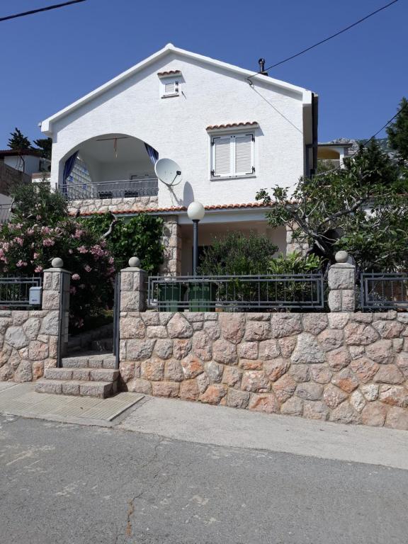 Apartman Grospic 2 - Ferienwohnung Cesarica