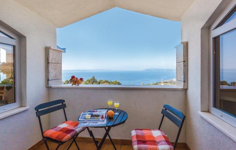 Vacation apartments Feniks - Ferienwohnung Tučepi