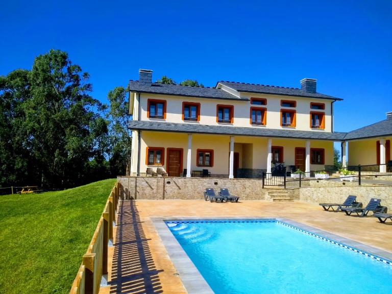 Apartamentos Navalin - B&B Tapia de Casariego