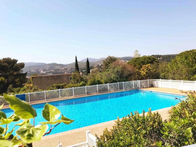 Villa la Grande Bastide piscine et tennis collectif - B&B Cassis
