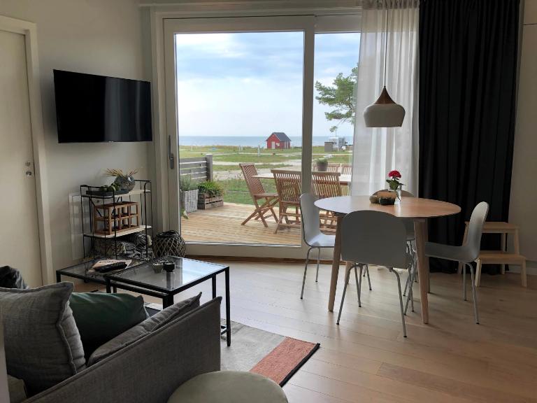 Superfint boende med havsutsikt, Tofta Strand - B&B Visby
