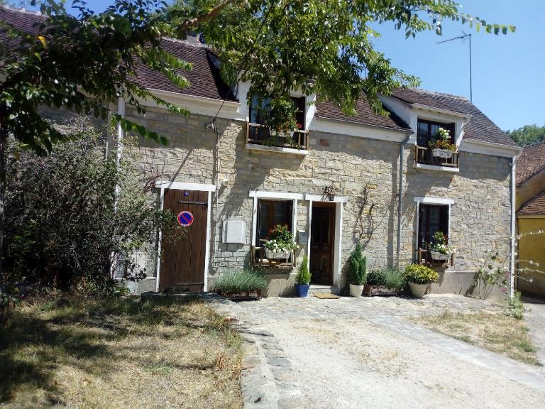 Charmante Maison à Recloses - Bed and Breakfast Recloses