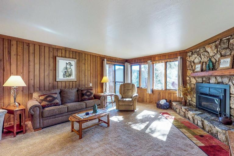 Mountainback 47 - B&B Mammoth Lakes