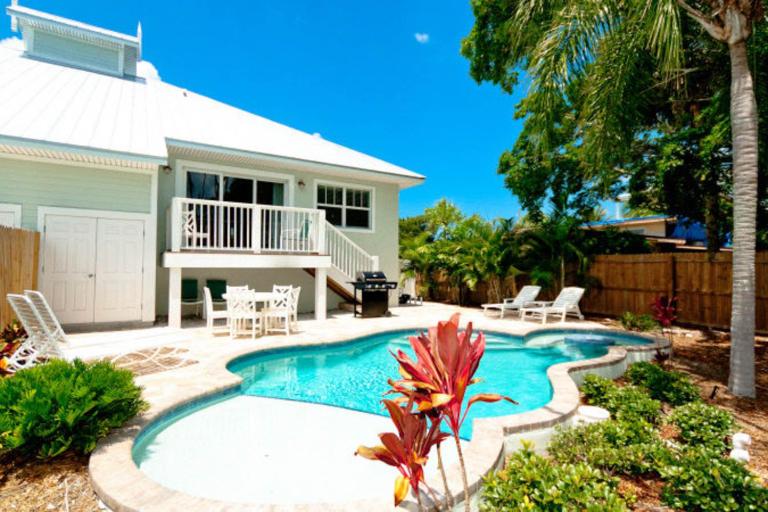 7001 B Holmes Blvd - B&B Anna María