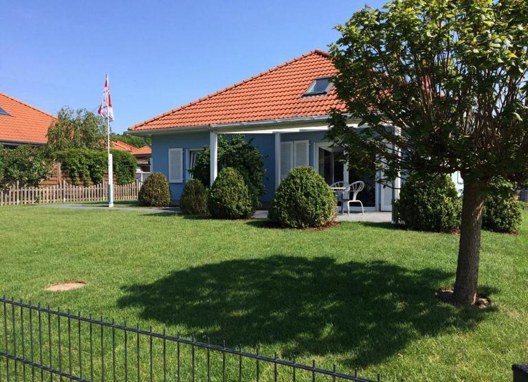 Ostsee-Ferienhaus Colonia, Biendorf-Wischuer - B&B Biendorf
