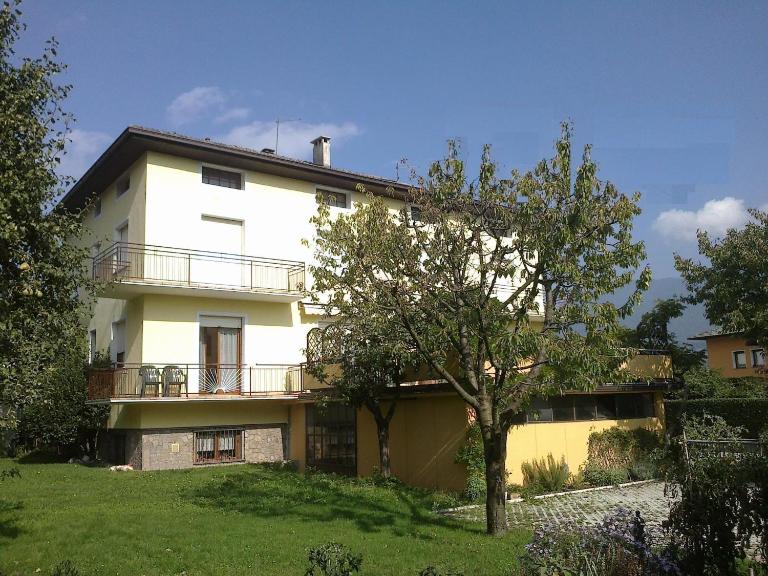Casa Ferrari Monica - B&B Calceranica al Lago
