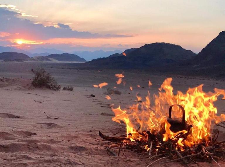 WADI RUM-Bedouin Tents and Jeep Tours - Chambres d'hôtes Ramm