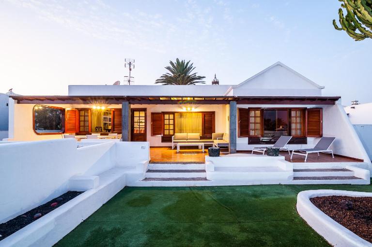 Magnífica Villa al lado del mar - B&B Arrecife