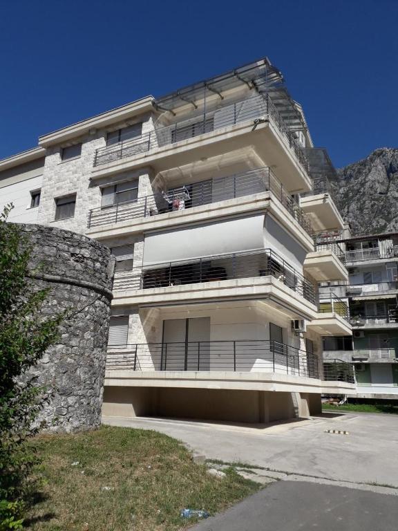 Minka 2 - B&B Cattaro