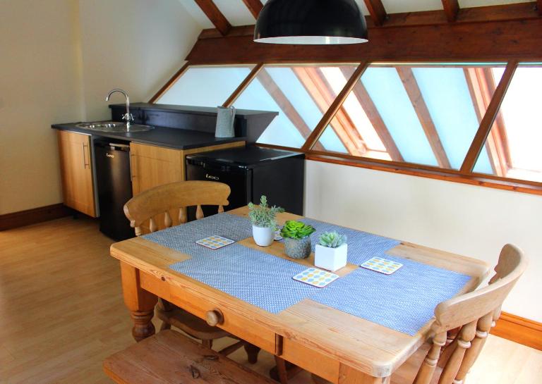 Hooters Apartment EV Point - Chambres d'hôtes Wadebridge