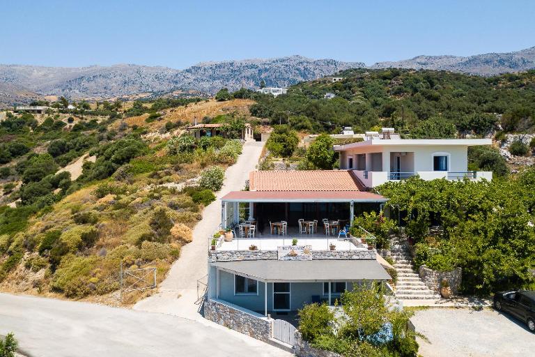 Voukelari Rooms - B&B Plakiás