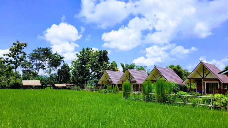 ฮ้างนาตาจันทร์ - Bed and Breakfast Pua
