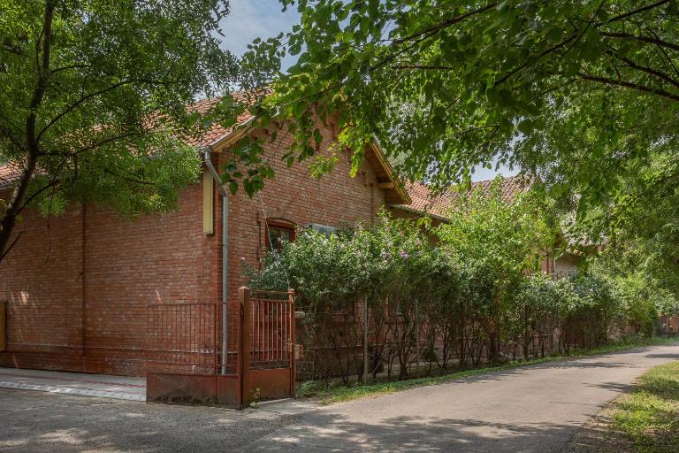 Pavilon Panzió Étterem és Pizzéria - Ferienwohnung Gyomaendrőd
