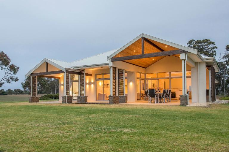 Metricup House - elegant country retreat - B&B Wilyabrup