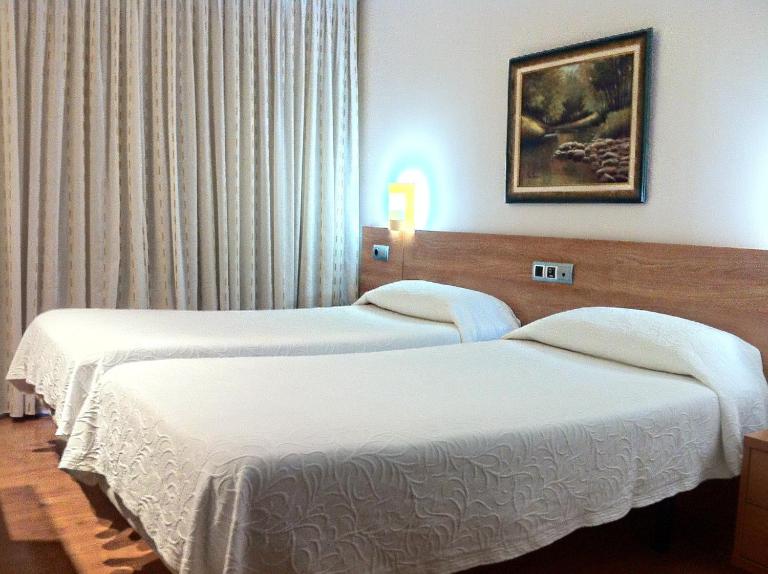 Hostal Del Carmen - B&B Santander
