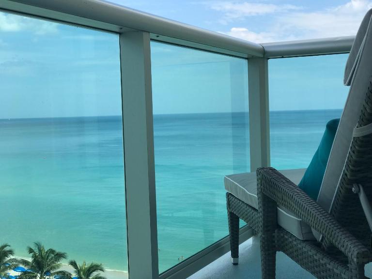 Tides Beachfront Resort - 2 Bedroom Direct Oceanview Condo - Ferienwohnung Hollywood