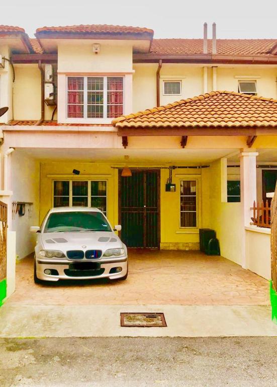 HOMESTAY GOMBAK PERMAI - B&B Batu Caves
