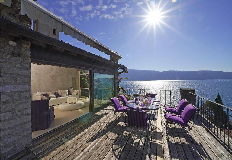Villa Rachele: stunning luxury villa in centre Gargnano with private pool and breathtaking views - Chambres d'hôtes Gargnano