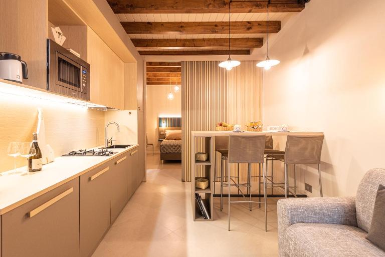 Dreamy apartment Tre Corone Old Town - B&B Desenzano del Garda