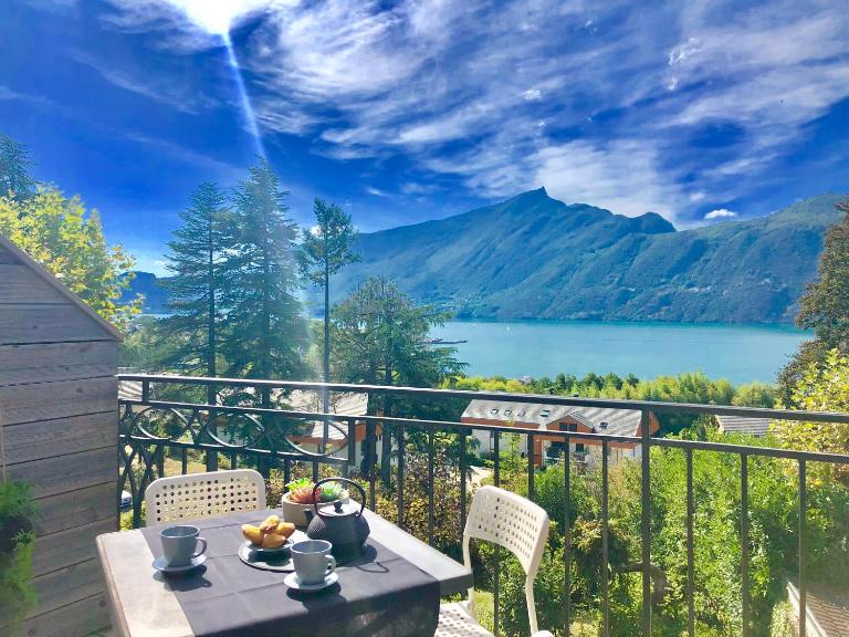Appartement T2, vue lac, climatisé, parking, tout confort - B&B Aix-les-Bains