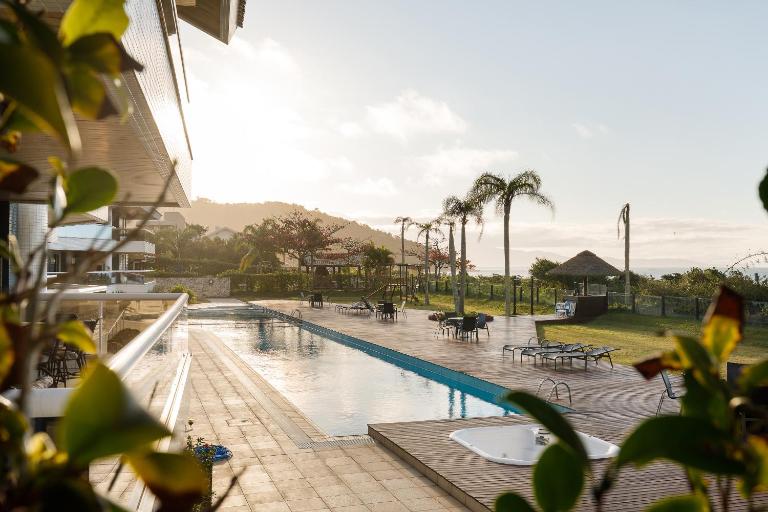 Apartamento com 4 suítes pé na areia - Ferienwohnung Florianópolis