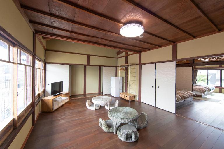 Takashima Jinya - B&B Takashima