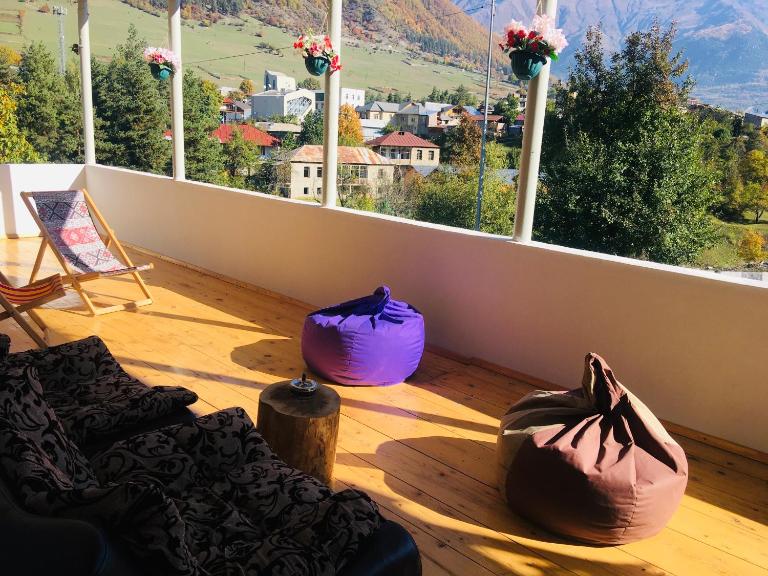 Guesthouse AlpenRose - Chambres d'hôtes Mestia