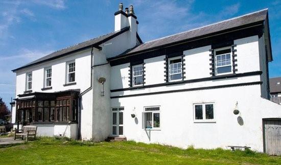 Llanwrtyd Hall B&B Angelis Holistic Retreat - Bed and Breakfast Llanwrtyd Wells
