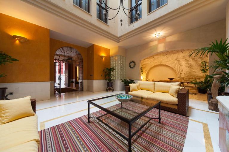 Logia Sevilla - B&B Seville