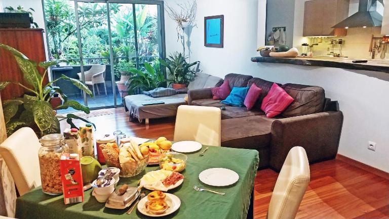 Rochas Shared Apart Garden Refuge - Bed and Breakfast Funchal