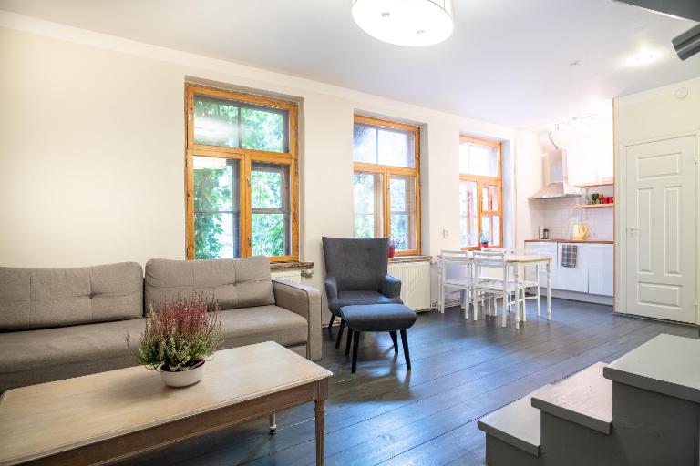 Dream Stay - Bright 2-Bedroom 2-Floor Old Town Apartment - B&B Tallin