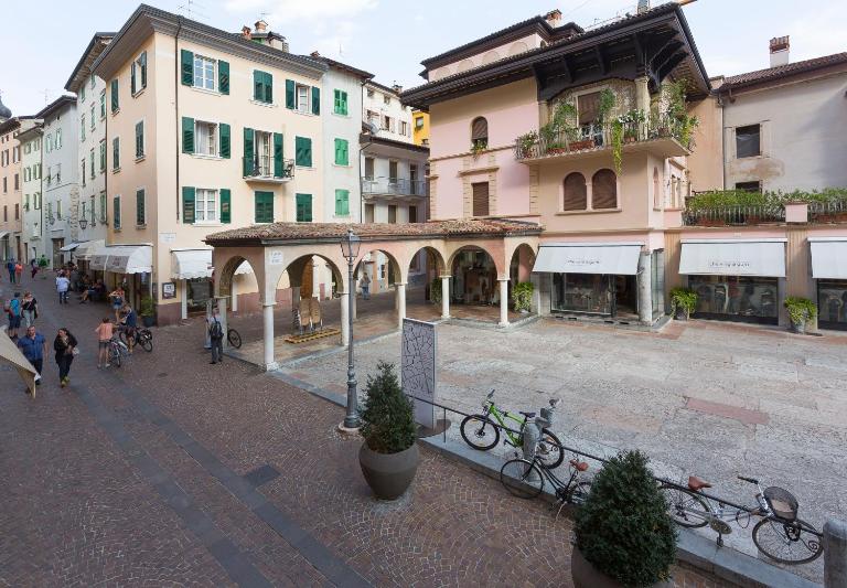 Casa Piazza Erbe 70 mq - B&B Riva del Garda