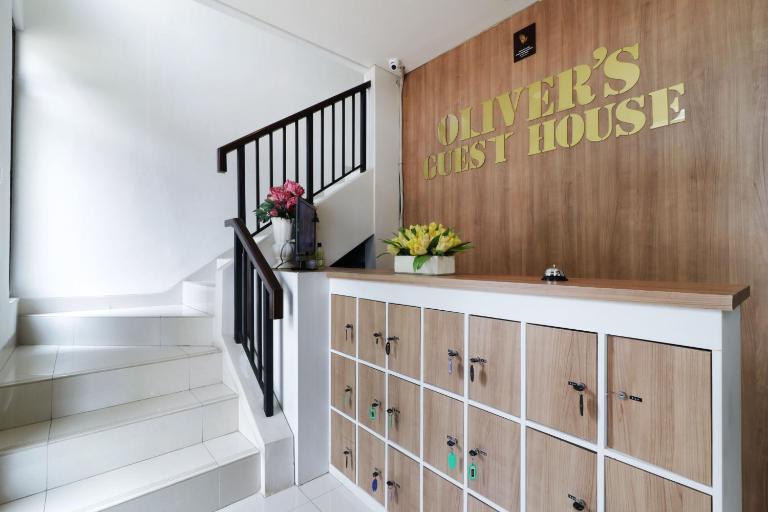 Oliver's Guest House - Ferienwohnung Tangerang