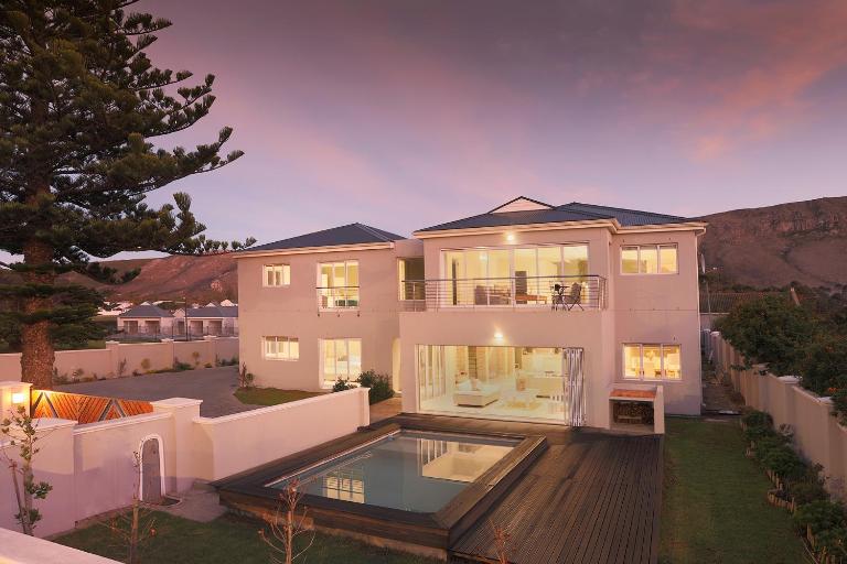 269 on Main Holiday Home - Bed and Breakfast Hermanus