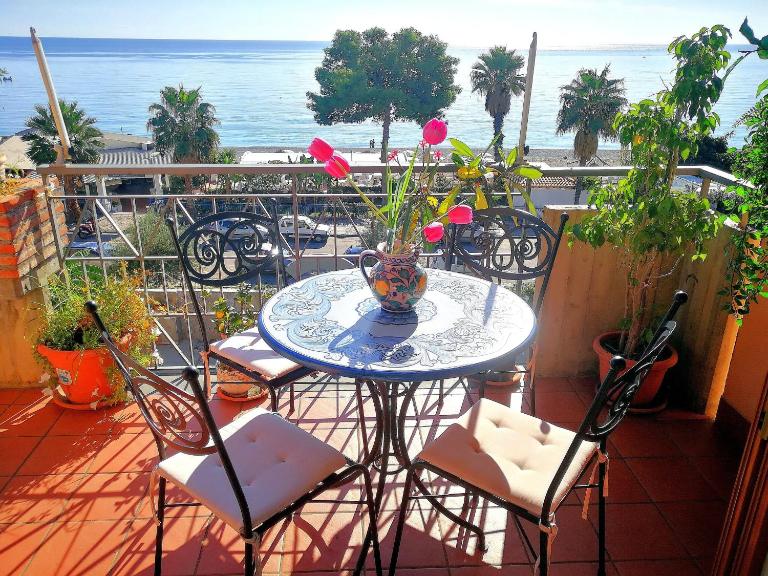 Taormina by the sea - Ferienwohnung Mazzeo